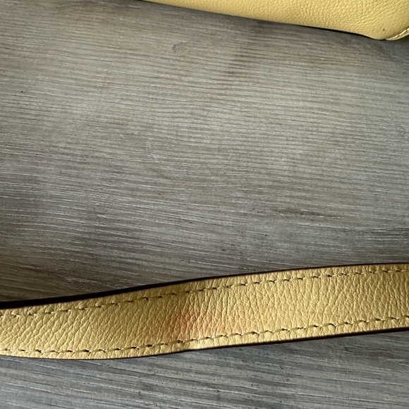 Yellow coach purse - Picture 5 of 7